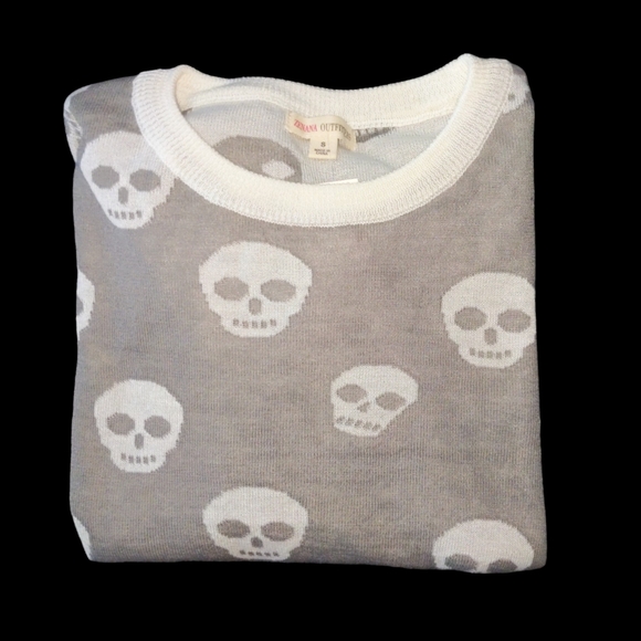 Zenana Grey Outfitters Skull Top Long Sleeve Size Small - Picture 4 of 7